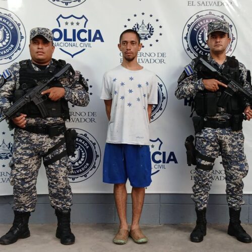 El agresor, José Roberto Arévalo Mójica, padece de discapacidad mental y ya había sido liberado previamente por un juez pese a incumplir medidas. Homicidio en Soyapango conmociona a la comunidad. Foto: PNCSV.