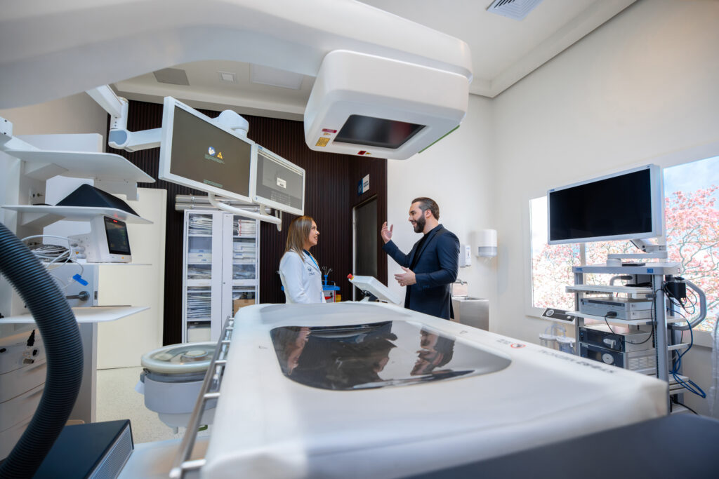 Nayib Bukele inaugura el nuevo Hospital Rosales con tecnología de punta