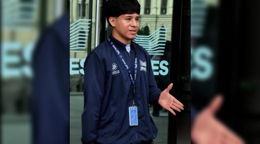 Joven que pidió empleo al presidente Bukele ya labora en la BINAES