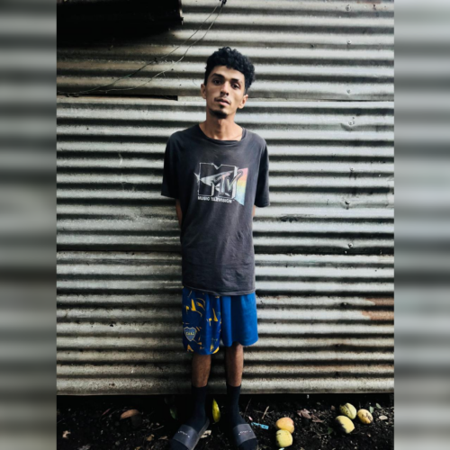 La FGR y la PNC capturaron a Diego Emmanuel Sorto y un menor de 14 años por comercialización de drogas en Lourdes Colón, La Libertad Oeste. Incautaron marihuana, cocaína y metanfetaminas. Foto: FGR_SV.