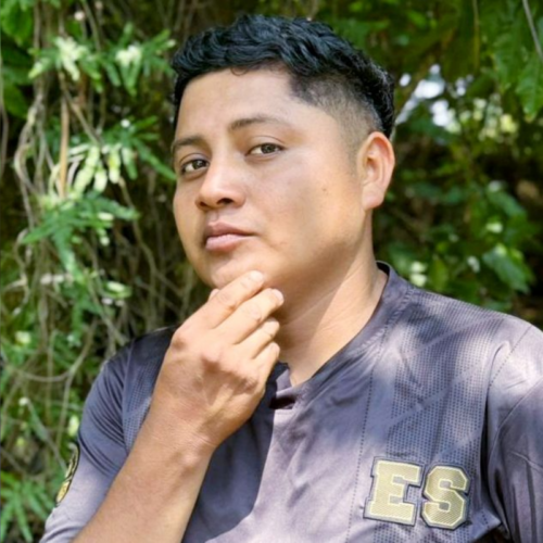 El creador de contenido William Vásquez, conocido como Bambicasero, falleció al ser impactado por otra motocicleta en el Periférico Claudia Lars, en La Libertad. Foto: @banbicasero