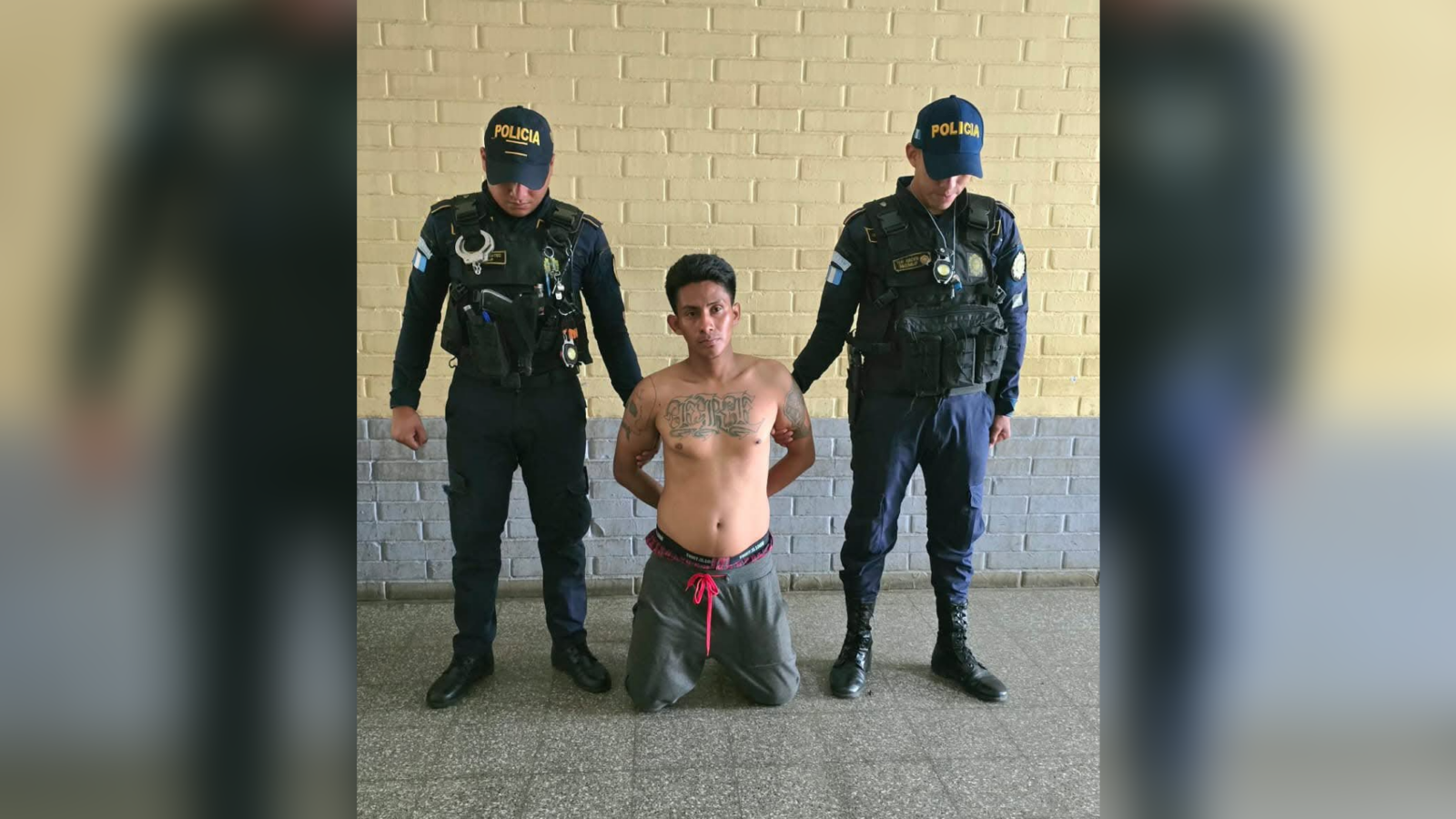 Jesús Esaú Santa María Reyes, alias "Black", fue localizado en la zona 21 de la capital guatemalteca. El pandillero de la MS-13 pagará una condena de 60 años por feminicidio en El Salvador. Foto: PNC GT.