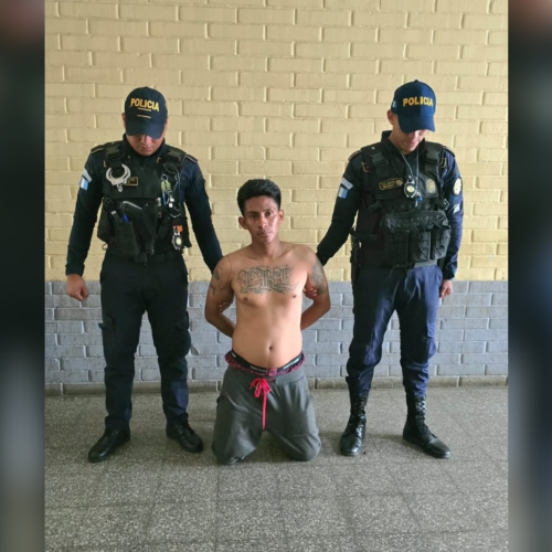 Jesús Esaú Santa María Reyes, alias "Black", fue localizado en la zona 21 de la capital guatemalteca. El pandillero de la MS-13 pagará una condena de 60 años por feminicidio en El Salvador. Foto: PNC GT.