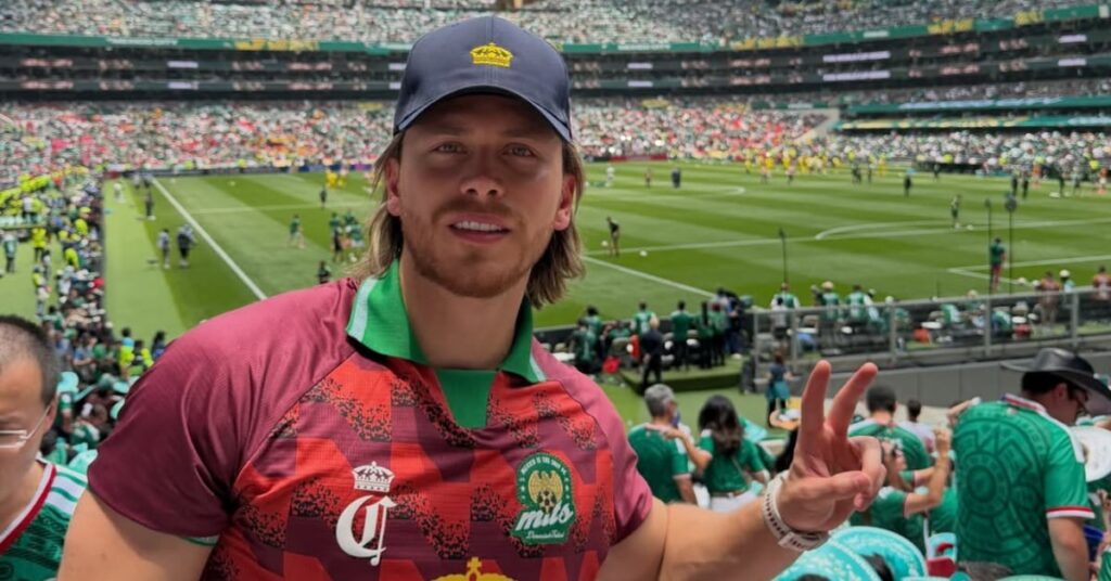 “Aplicó un Britney Spears”: Aldo de Nigris causa polémica por su radical cambio de look