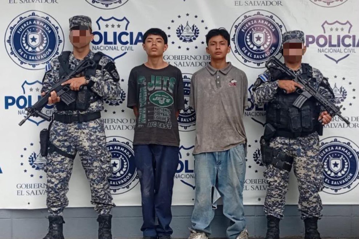 Isaías Vásquez Cortez y José Ramos Palacios, pandilleros de la 18S, fueron detenidos por la PNC en Soyapango tras intentar reactivar actividades delictivas. La denuncia ciudadana en redes sociales fue clave. Foto: PNCSV.