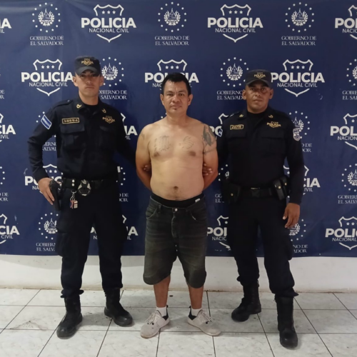 José Roberto Coreas Álvarez, alias "Tito", pandillero de la clica Fulton Locos Salvatruchos, fue interceptado por la PNC durante un patrullaje en San Miguel. La denuncia ciudadana fue clave. Foto: PNCSV.