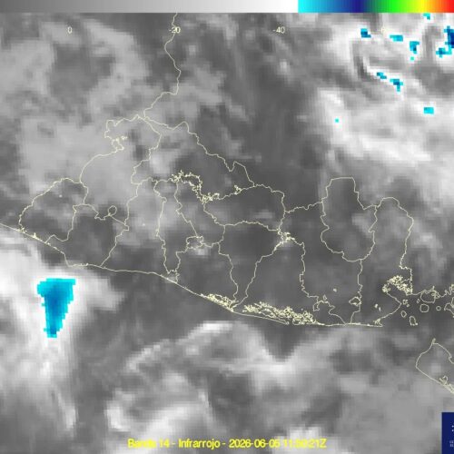 El MARN advierte sobre riesgos de inundaciones urbanas y deslizamientos debido a las lluvias intermitentes y las ráfagas de viento. El pronóstico incluye ambiente fresco. Foto: MARN.