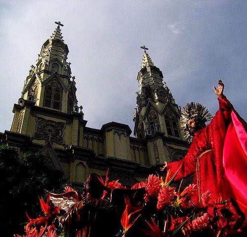 San Salvador será sede de un congreso internacional para impulsar el turismo religioso, con delegaciones de España, Colombia, México y Guatemala que buscan revitalizar templos y rutas espirituales. Foto: Cortesía