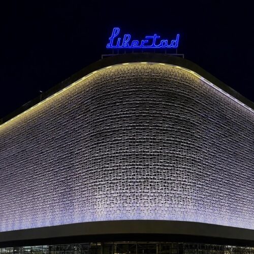 El emblemático edificio Cine Libertad renace como un complejo cinematográfico de cuatro niveles e innovación IMAX para dinamizar la cultura del país en el Centro Histórico. Foto: @SecPrensaSV