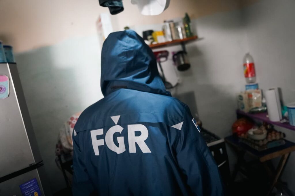 La Fiscalía y la PNC ejecutaron allanamientos que dejaron varios detenidos y decomisos de droga en Sonsonate, Sonzacate y San Antonio del Monte. Un golpe al narcotráfico. @Foto: FGR_SV