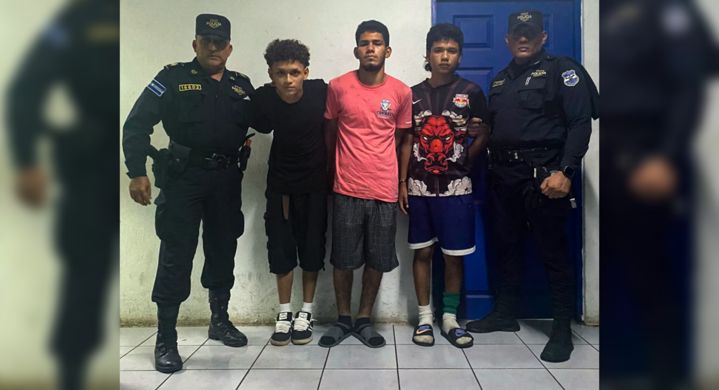 VIDEO. Cámaras captan a tres menores grafiteando la MS-13