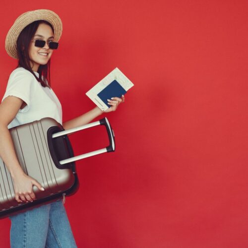 El gobierno habilitó líneas de apoyo telefónico y presencial para salvadoreños que requieran auxilio consular en el exterior durante las vacaciones de agosto. Foto: Pexels / Gustavo Fring