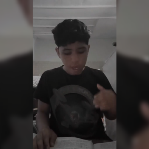 El joven creador de contenido generó debate tras afirmar que la Copa del Mundo marcará el inicio de una crisis sanitaria global. Su predicción sobre el norovirus se volvió viral. Foto: TikTok.