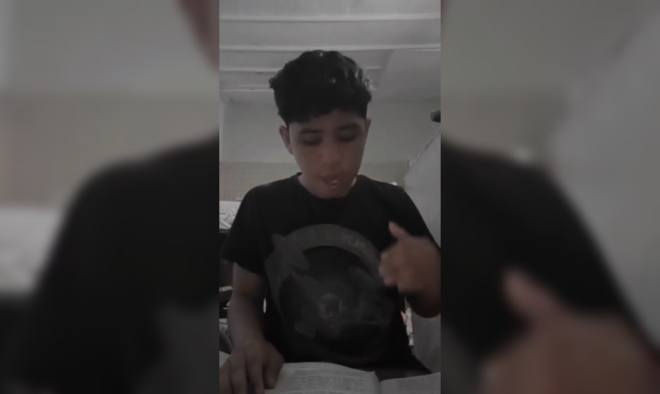 El joven creador de contenido generó debate tras afirmar que la Copa del Mundo marcará el inicio de una crisis sanitaria global. Su predicción sobre el norovirus se volvió viral. Foto: TikTok.