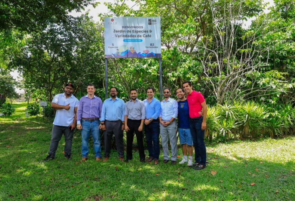 La Cancillería impulsa estrategias para expandir la presencia del café salvadoreño en mercados de Arabia Saudita y Ecuador, destacando variedades como Pacamara, Bourbon y Geisha. Foto: RREE.