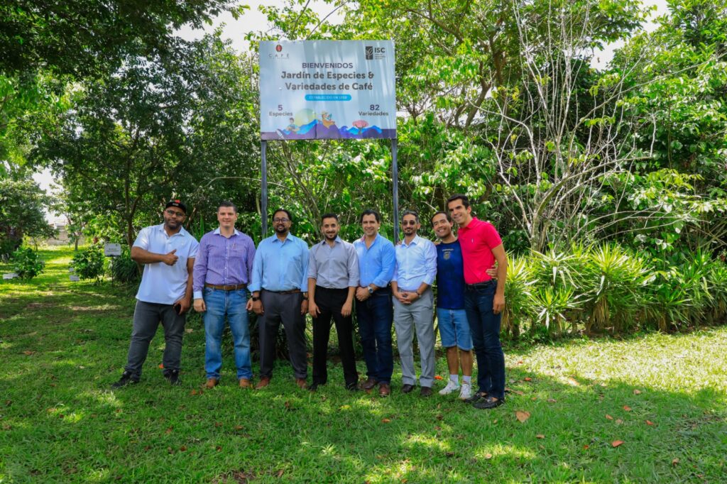 La Cancillería impulsa estrategias para expandir la presencia del café salvadoreño en mercados de Arabia Saudita y Ecuador, destacando variedades como Pacamara, Bourbon y Geisha. Foto: RREE.