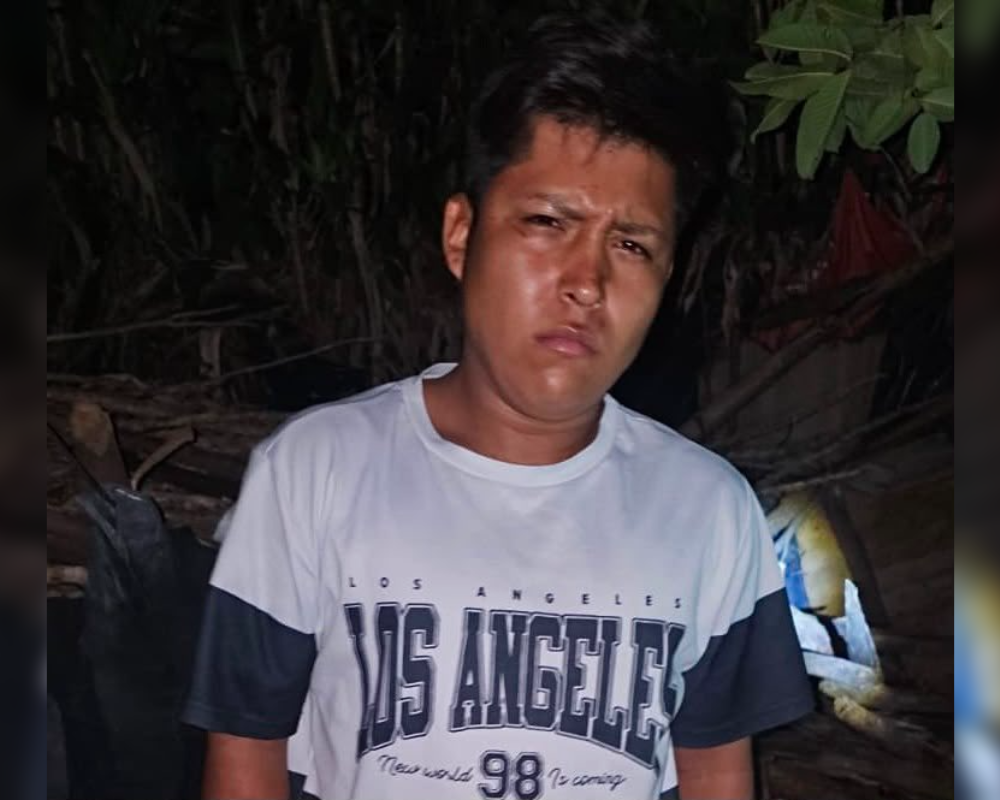 La Fuerza Armada de El Salvador (FAES) capturó en Alegría, Usulután, a un presunto integrante de la MS-13 tras ser denunciado por hacer señas delictivas en redes sociales. Foto: Fuerza Armada de El Salvador.