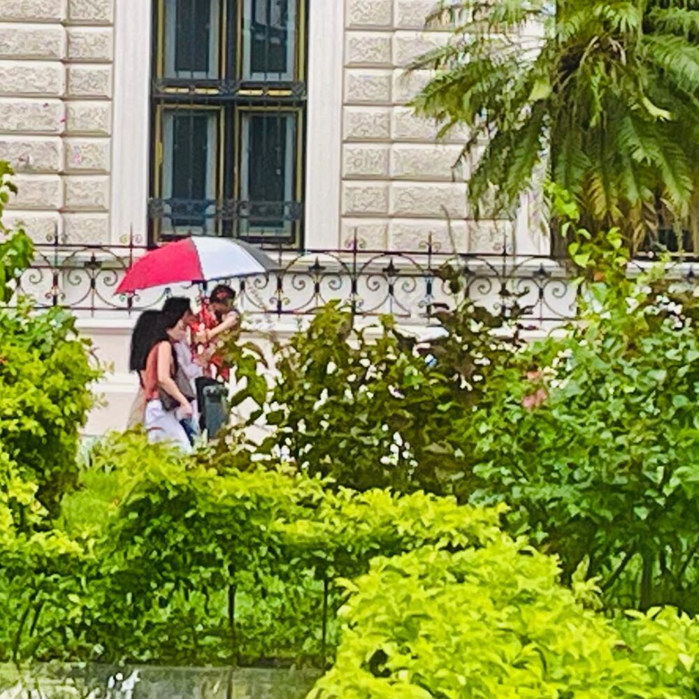 Lluvias moderadas se mantienen sobre el Área Metropolitana de San Salvador este martes. Foto: Jjlopezt