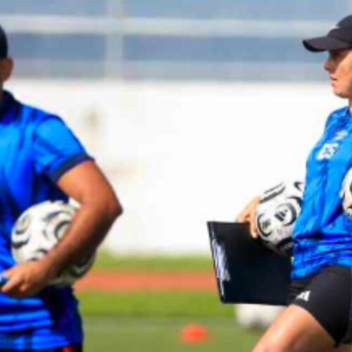 La historia de Mirian es un ejemplo de constancia. Su vínculo con el fútbol comenzó en su época estudiantil en el Instituto Nacional de Usulután (INU). INDES