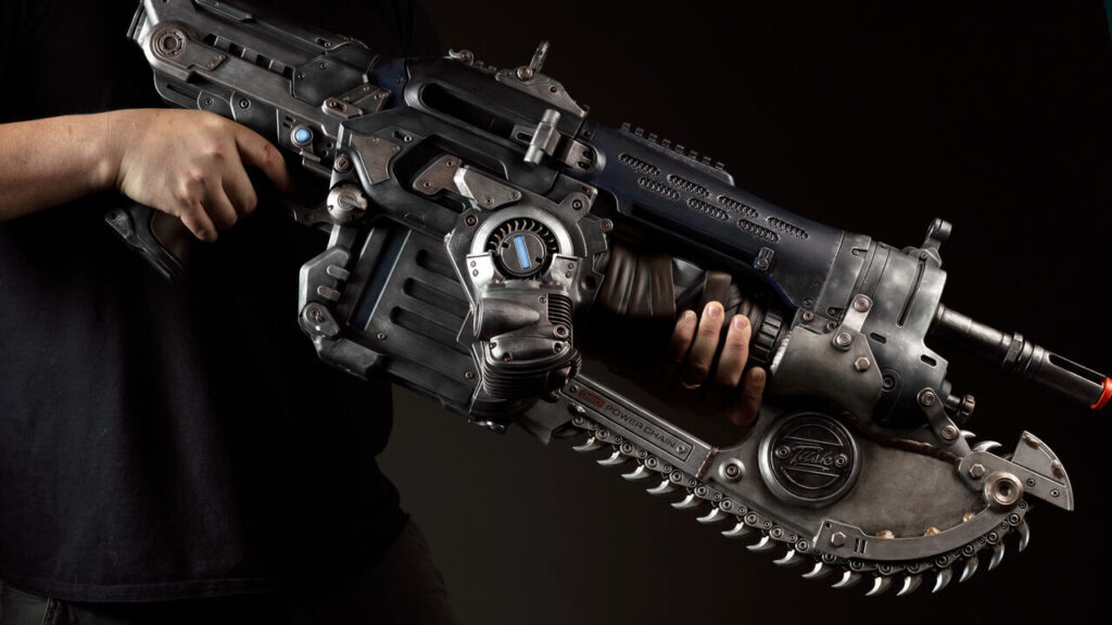 Réplica oficial a tamaño real del Prototype Lancer inspirada en el próximo videojuego Gears of War: E-Day. Foto: Xbox.