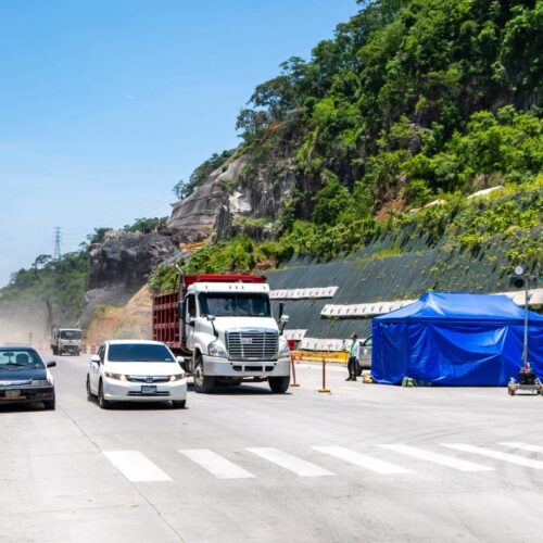 El tramo Los Chorros de la Panamericana se reabrió el sábado 29 de agosto tras voladuras controladas, horas antes de lo programado. Foto: @MOPT.