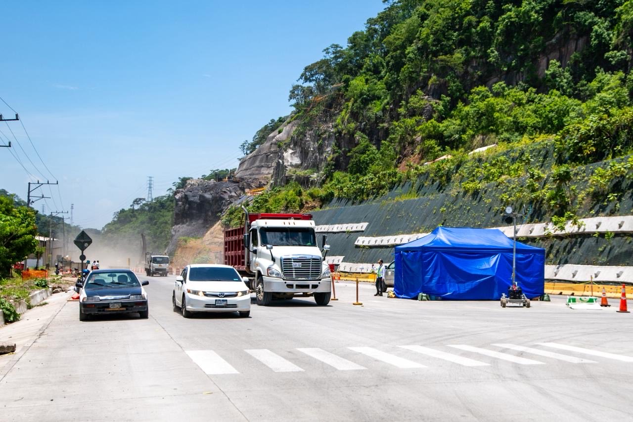 El tramo Los Chorros de la Panamericana se reabrió el sábado 29 de agosto tras voladuras controladas, horas antes de lo programado. Foto: @MOPT.