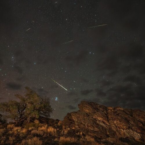 La lluvia de estrellas Perseidas 2026 alcanza su pico esta noche con luna nueva ideal. Conoce los mejores horarios y lugares para verla en El Salvador sin telescopio. Foto: ASTRO.