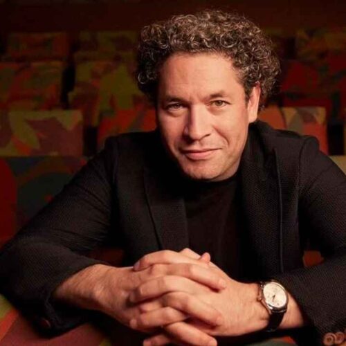Gustavo Dudamel dirigiendo en su concierto de despedida de la Filarmónica de Los Ángeles. Foto: facebook.com/GDudamel
