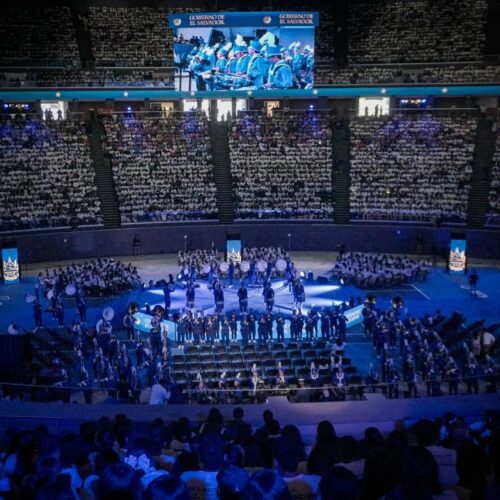 La Secretaría de Prensa convocó a más de 30,000 jóvenes al Estadio Jorge “El Mágico” González. Foto: Gobierno de El Salvador