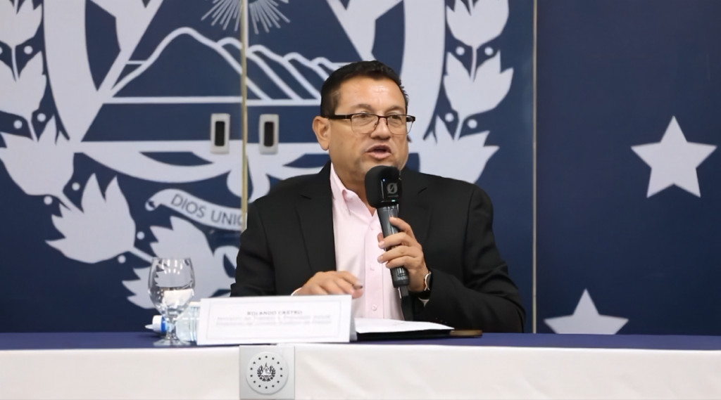 El Mintrab evalúa modernizar los horarios laborales en El Salvador para reducir abusos y dar más tiempo a los trabajadores para descansar y convivir con sus familias. Foto: Cortesía.