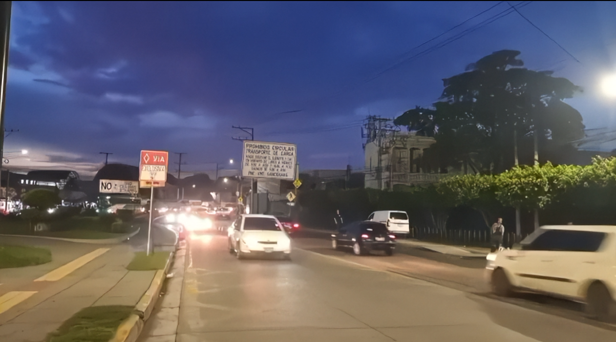 El VMT reporta tráfico fluido en principales arterias de El Salvador esta mañana. Carretera de Oro con precaución por incidente nocturno. Foto: @VMTElSalvador