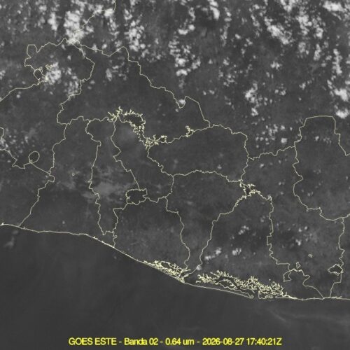 El MARN reporta tarde calurosa en El Salvador con lluvias y tormentas en Chalatenango, Cabañas y Morazán. Vientos de hasta 40 km/h. Foto: @MedioAmbienteSV.