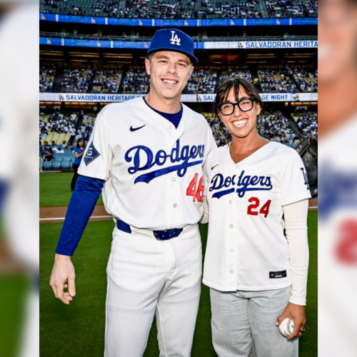 La atleta salvadoreña, figura destacada de la natación nacional, fue la invitada de honor en la Noche de la Herencia Salvadoreña en el Dodger Stadium. Foto: @indeselsalvador