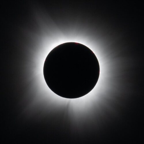 El 12 de agosto de 2026, el eclipse solar total oscurecerá el Ártico, Islandia y España. Será el único del siglo XXI visible en Europa continental. Foto: NASA.