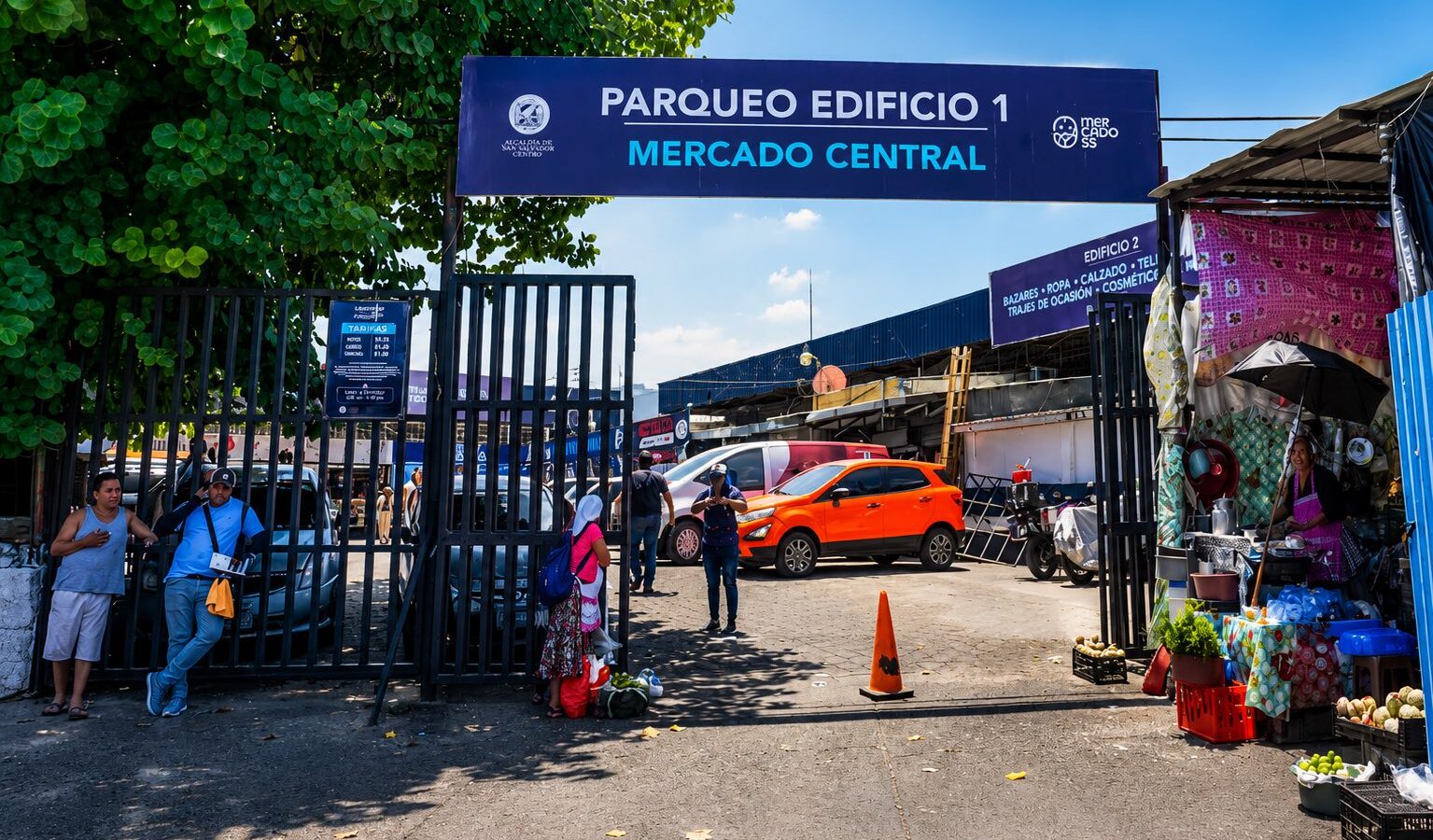 Los usuarios pueden ingresar al Mercado Central a través de las entradas habilitadas en la Calle Gerardo Barrios y la Avenida 29 de Agosto. Foto: @alcadia_ss.