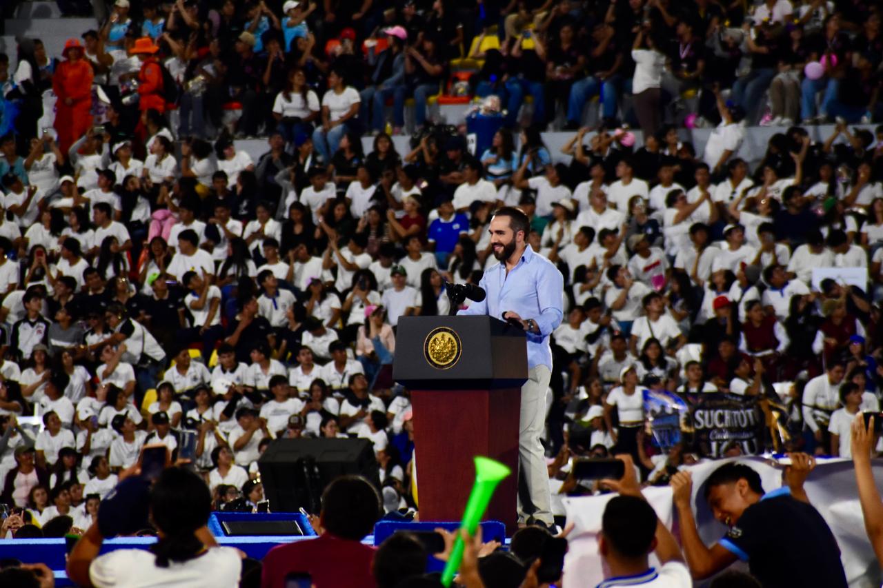 El Gobierno salvadoreño destinará más del 8% del PIB al presupuesto para educación y entregará 50,000 becas para estudios superiores. Foto: JJLopezT.
