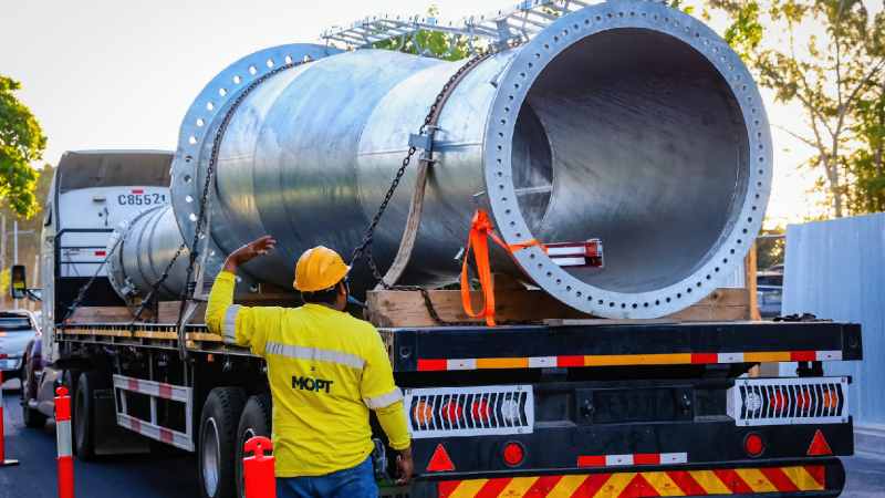 Trabajos de ingeniería para la instalación de la sexta torre del Aerocable en el bulevar Tutunichapa. Foto: SDP
