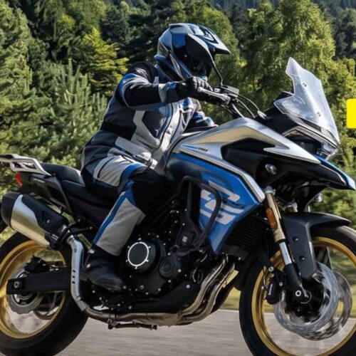 La VOGE DS525X es uno de los modelos que promete revolucionar las rutas de aventura en El Salvador. Cortesía.