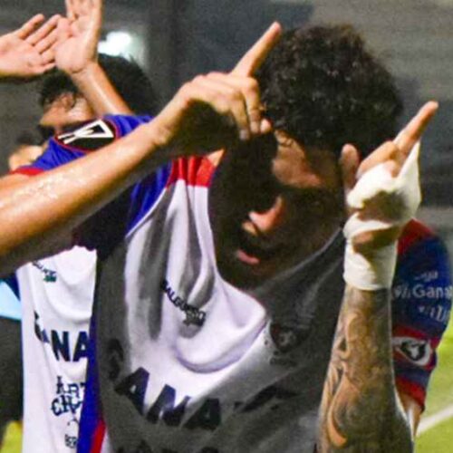 Styven Vásquez celebra el gol de la victoria para el Firpo frente a la Liga Deportiva Alajuelense. Foto: @cdlafirpo_sv