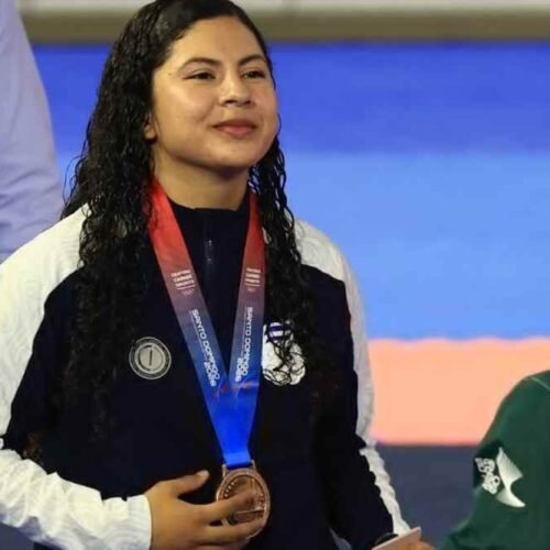Andrea Ruiz, atleta del Programa Esfuerzo y Gloria, celebra su medalla de bronce tras vencer 9-1 a la dominicana Pamela Rodríguez. (Foto: INDES)