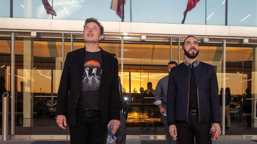 El presidente Nayib Bukele y Elon Musk han mantenido una relación estrecha basada en el impulso tecnológico hacia la IA. Archivo