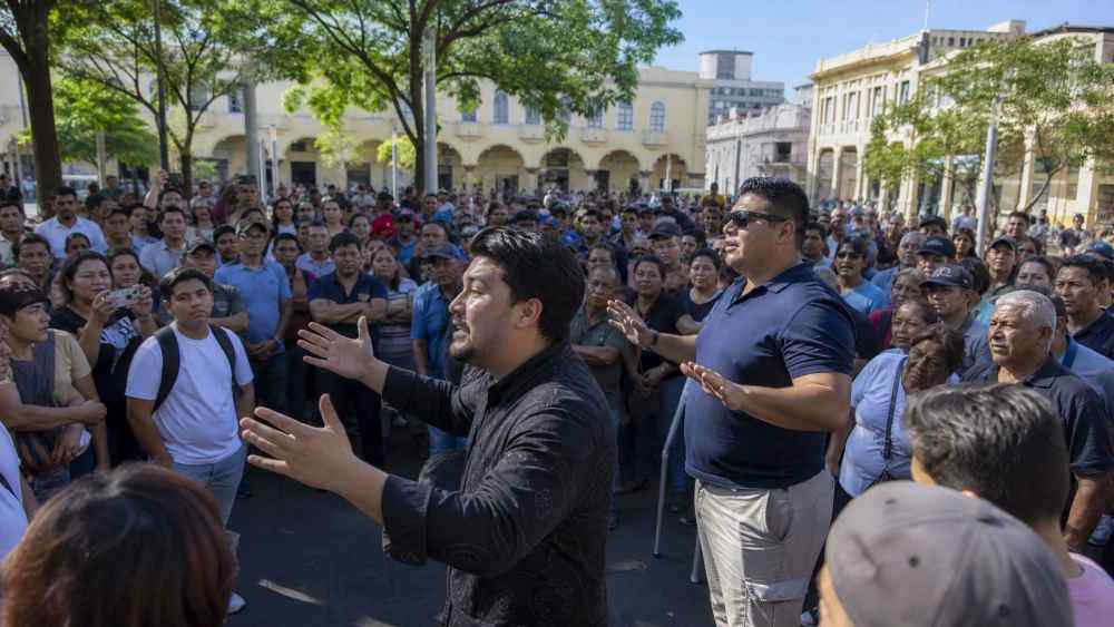 Durante una transmisión en vivo desde la plaza Simón Bolívar, el creador de contenido cuestionó por qué necesitaba permisos para realizar una actividad multitudinaria y afirmó: “Yo voy a continuar el evento, así me vaya preso o me pongan una multa”. Imagen de carácter ilustrativo.