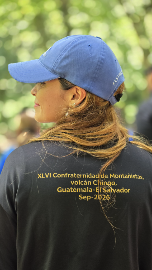 Ester Asturias participó en la confraternidad del volcán Chingo junto a la Federación Nacional de Andinismo de Guatemala. Foto: Cortesía.
