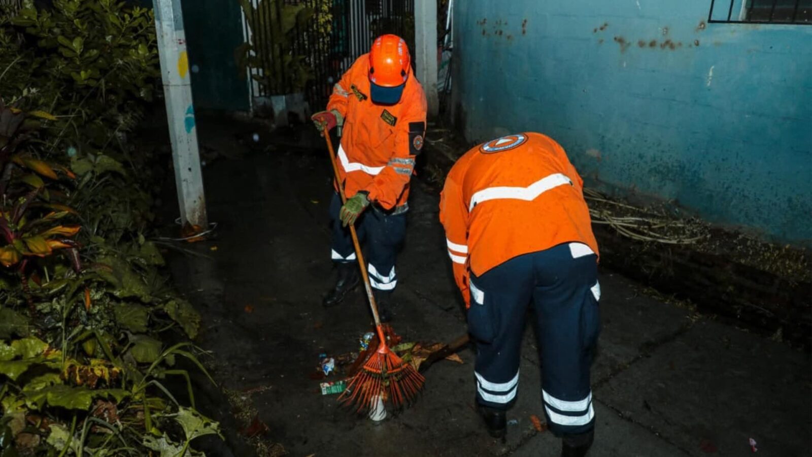 Las lluvias mantienen vigilancia por posibles inundaciones y crecidas súbitas, mientras una nueva onda tropical influirá sobre El Salvador durante el domingo. Foto: Protección Civil