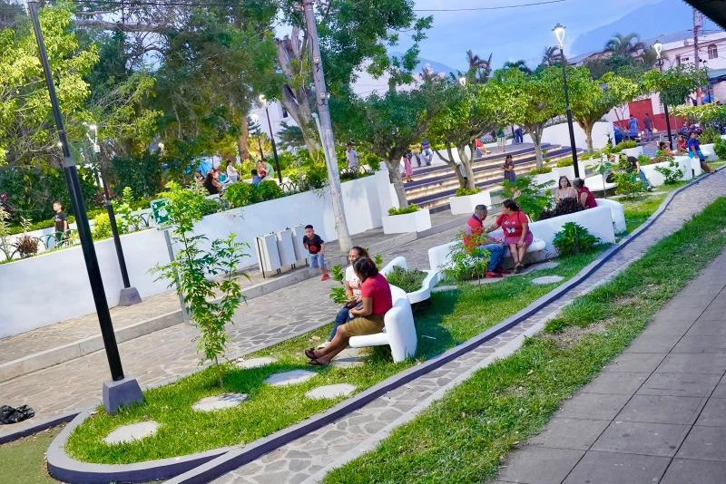Salcoatitán:  encanto único, ambiente relajado, deliciosa gastronomía y espacios para compartir en familia y amigos. DOM