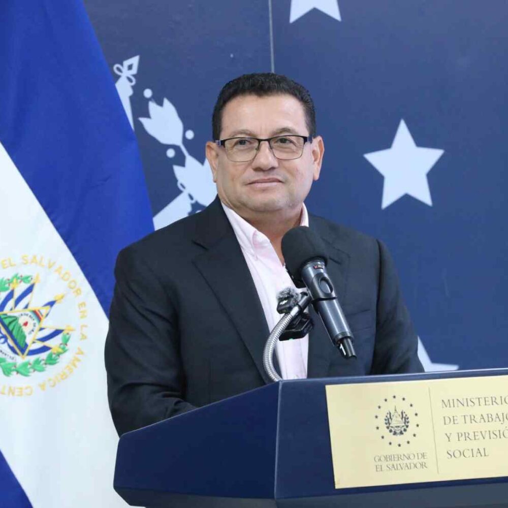 Rolando Castro explicó que cualquier cambio en la jornada buscará redistribuir las 44 horas semanales y que la modalidad de cuatro días podría ser opcional.