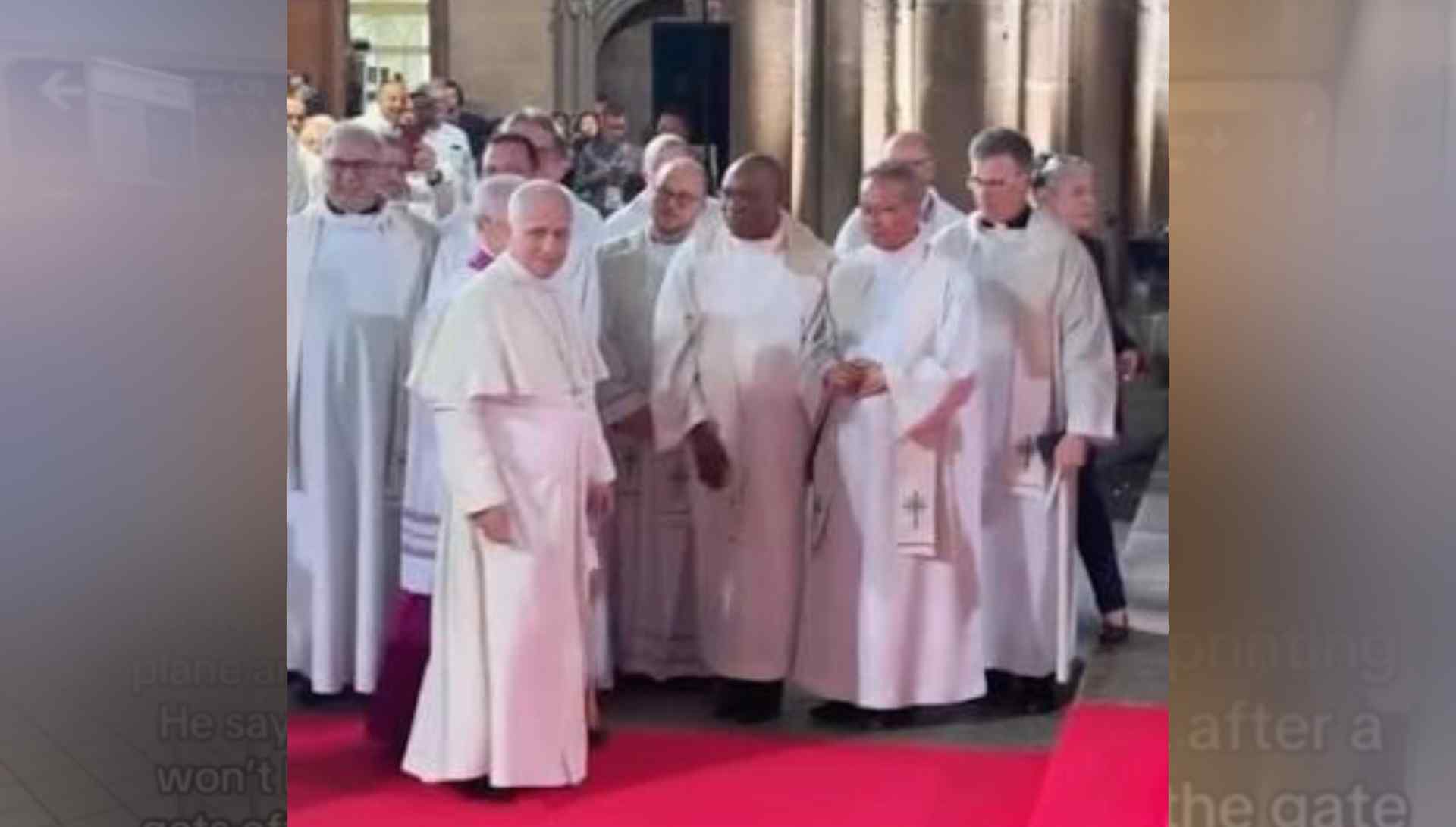 El momento en que León XIV cambia de dirección en Metz provocó acusaciones de racismo en redes; una revisión del video completo muestra una intervención de protocolo.