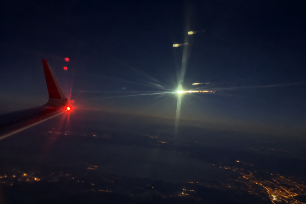 Perspectiva única: luminoso meteoro captado desde un avión
