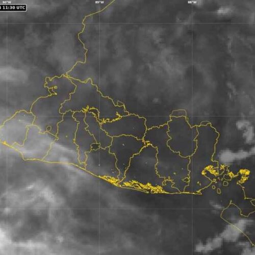 El clima en El Salvador permanecerá mayormente despejado durante la mañana de este lunes, según el pronóstico de Medio Ambiente. Foto: @MedioAmbienteSV.