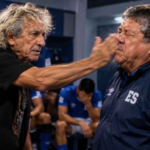 Mágico González aparece representado mediante inteligencia artificial en un video ficticio que recrea un supuesto reclamo al “Bolillo” Gómez tras el 6-0 ante Guatemala. Foto: Ilustración.